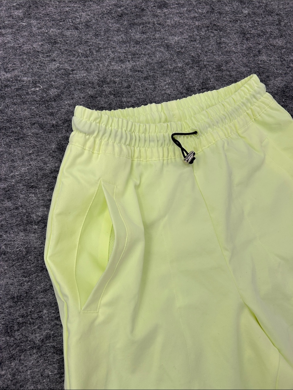 Nike Women's Sportswear Woven Pants in a bright neon green/yellow XS - Picture 5 of 14